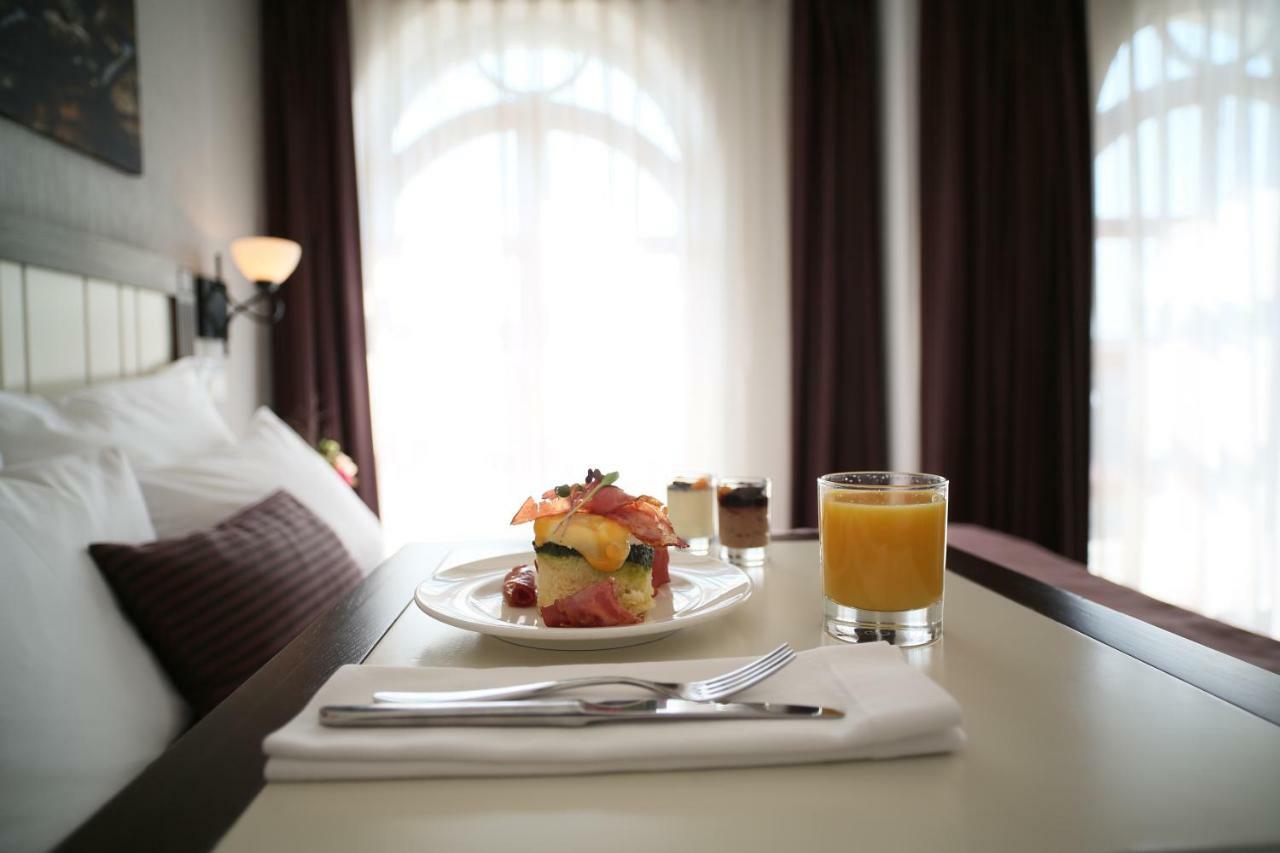 Epoque Hotel - Relais & Chateaux ブカレスト エクステリア 写真